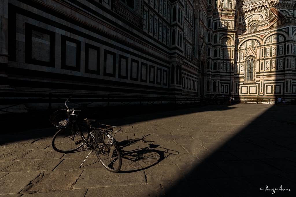 La bici del pintor fue la protagonista en el pasillo de luz