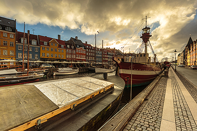 En el canal podemos encontrar multitud de barcos amarrados - Nyhavn - Sergio Arias Ramón