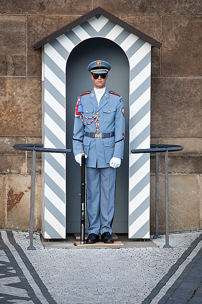 Soldado guardando la entrada del Castillo - Praga - Sergio Arias Ramón
