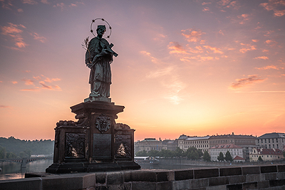 Estatua de San Juan de Nepomuceno en el Puente de Carlos - Praga - Sergio Arias Ramón