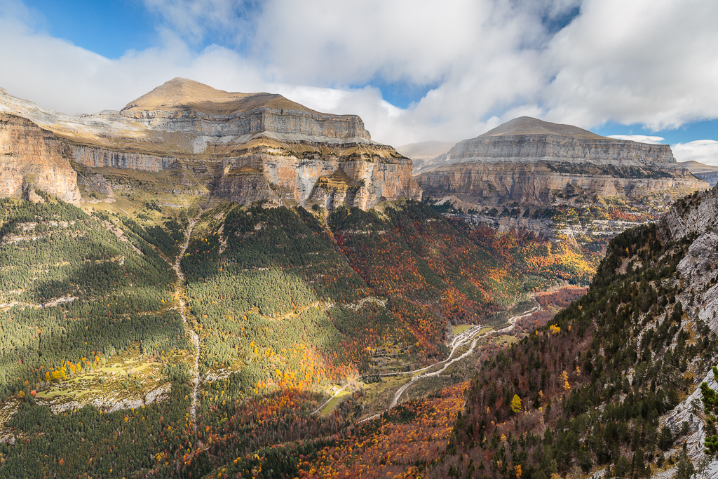 Vista de la pradera de Ordesa desde lo alto del valle