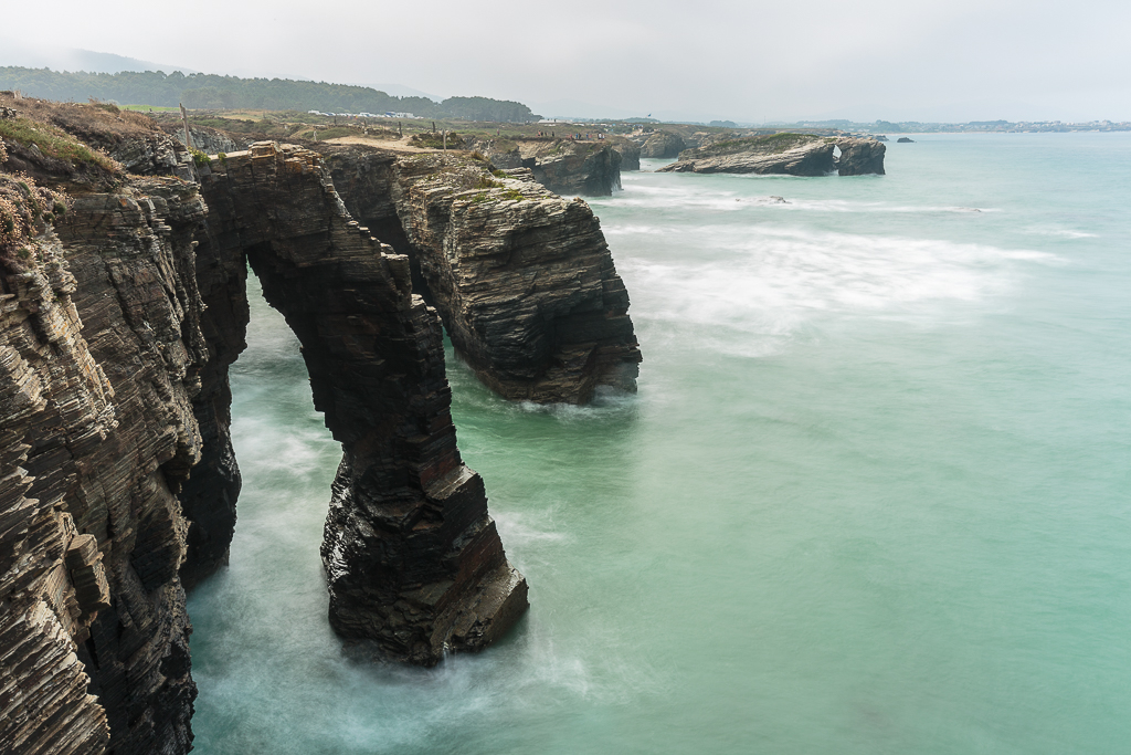 Marea alta en la playa de las Catedrales