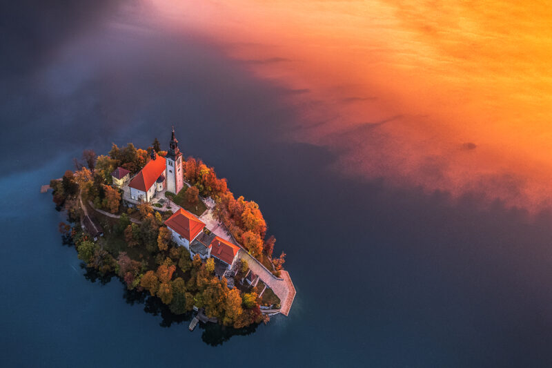 Amanecer en el lago Bled